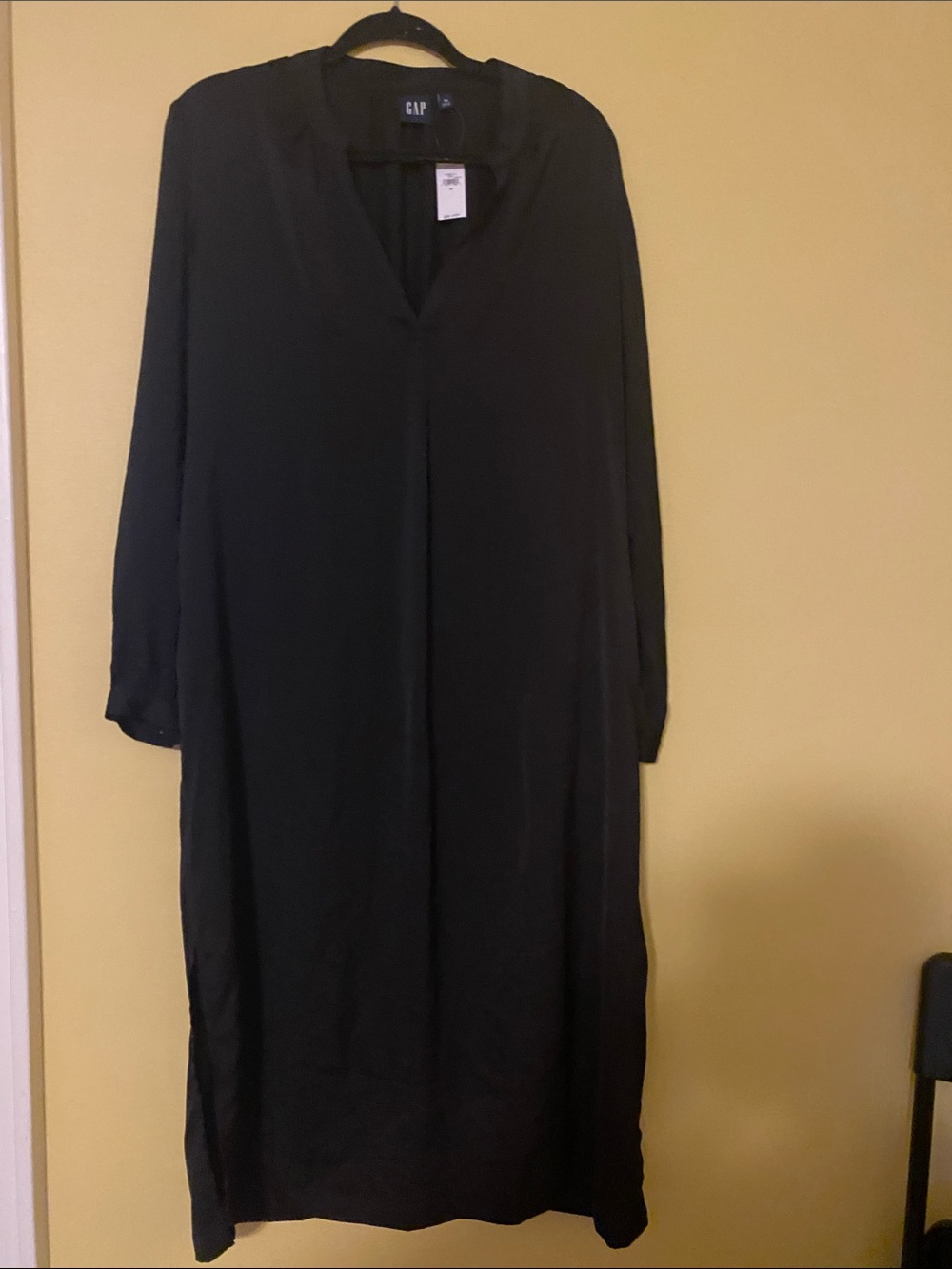 GAP Black Long Sleeve V-Neck Midi Dress